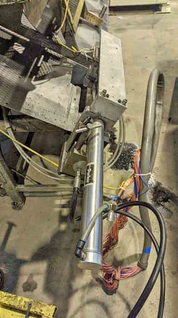 .187" Komo, tube straightener & cut-off machine, entry powered feed rolls, 1998 - Image 8