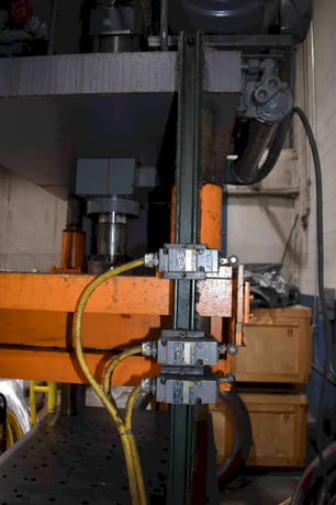 40 Ton, HSI, hydraulic 4-post down acting press, 14.5" stroke, 21.5" D, 48" x 31" bed, cushion - Image 4