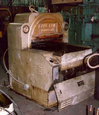 550 Ton, Lake Erie, 33" x 21", slab side press, approx. 9-1/2" daylight, 6" stroke, #61 - Image 1