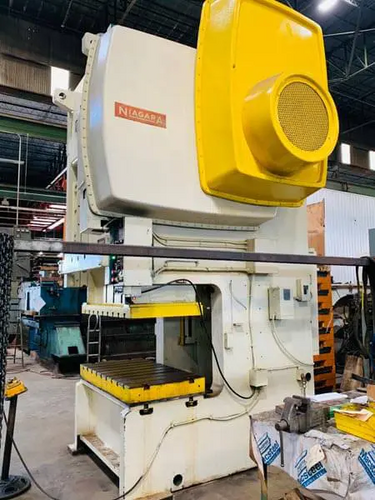 200 Ton, Niagara #S2G-200-60-30, 10" stroke, 24" shut height, 6" ram adj., 30 SPM, 60" x 30" bed, 1982 - Image 2