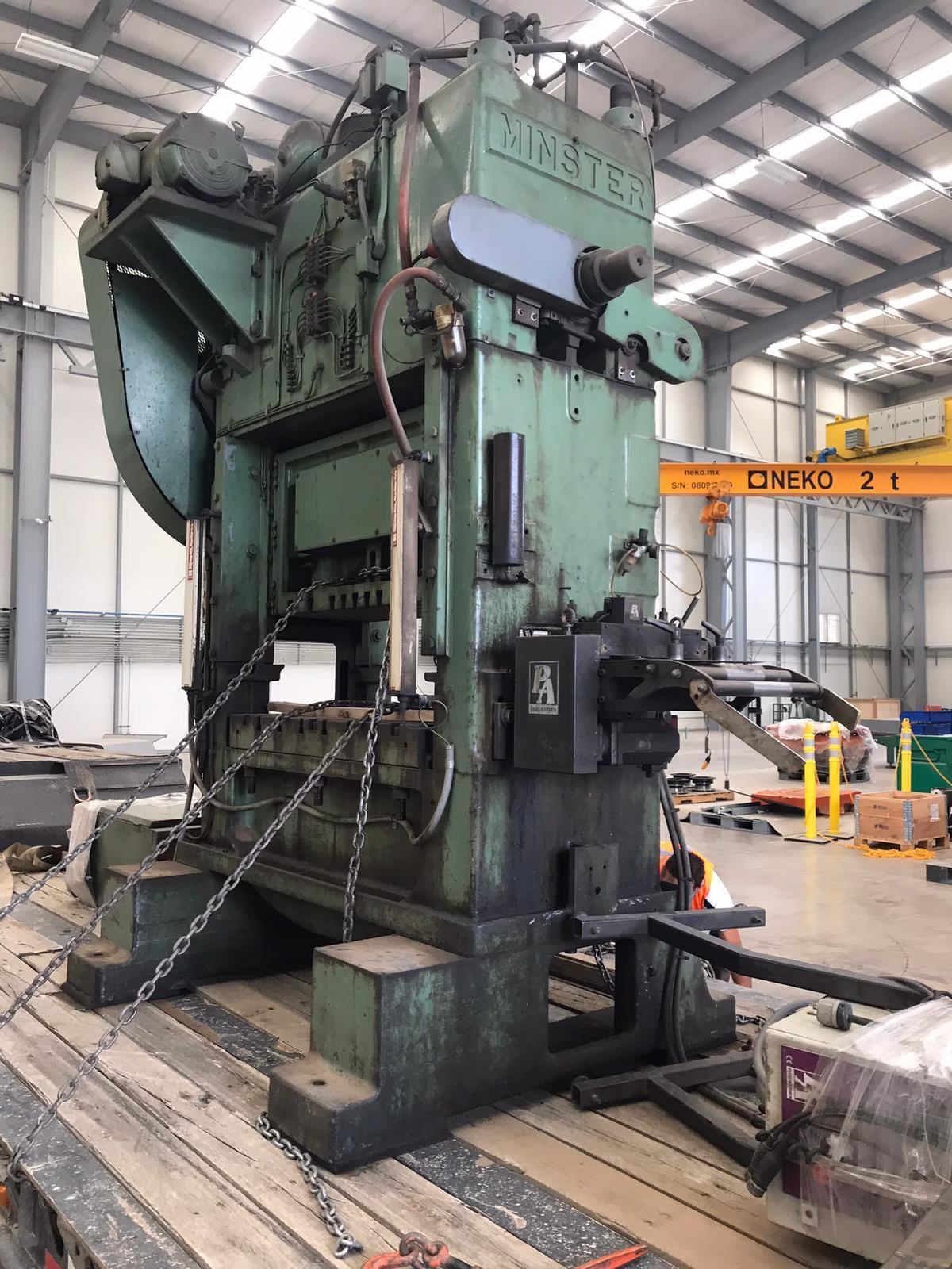 100 Ton, Minster #P2-100-48, straight side double crank, 3" stroke, 12.5" Shut Height, 31" x48" bed, 200 SPM - Image 3