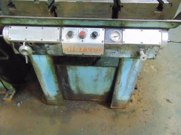 18" x 20" Marvel #81A, shutle feed, loading table,hydraulic operated vises, 1-1/4"blade, 5 HP - Image 3
