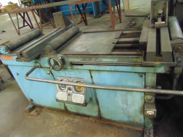 18" x 20" Marvel #81A, shutle feed, loading table,hydraulic operated vises, 1-1/4"blade, 5 HP - Image 4