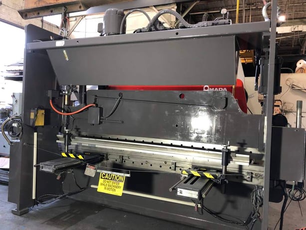 90 Ton, Cincinnati #90C10, hydraulic press brake, 12' overall, 102-3/4" between housing, 8" stroke, 7" - Image 6