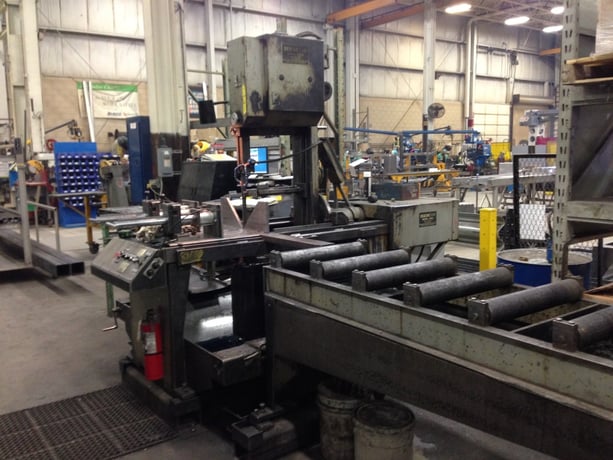 16" x 22" Hem #V100LM-2, vertical mitre cutting band saw, 15' x 1.25" blade, 50-500 FPM - Image 1
