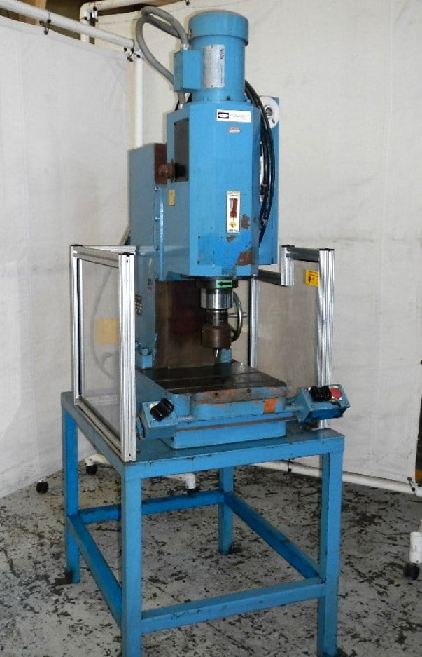 VSI Automation #TM-23, riveter, 3" stroke, 9" throat, 15" open, Allen Bradley Micrologix 1000 PLC, 1996 - Image 3