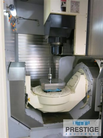 Makino #D500, 5-Axis, 21.6" X, 39.3" Y, A & C Axis, Makino Pro 5,113 automatic tool changer, Probing, coolant - Image 3