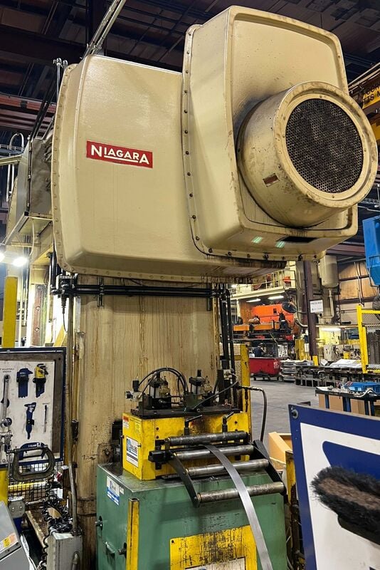 150 Ton, Niagara #SC2-150-72-36, 8" stroke, 19.2" Shut Height, 9" adj., 35-71 SPM, 72" x 36" bed, Omnilink - Image 5