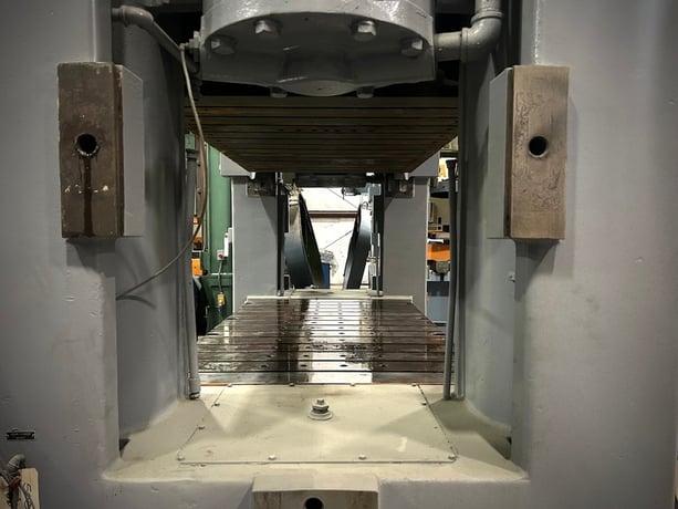 500 Ton, Minster #E2-500, straight side double crank, 12" stroke, 18-27 SPM, very good - Image 5