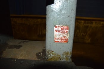 30 Ton, V & O #30T, OBI, single crank press, 1" stroke, 10-1/2" Shut Height, 26-1/2" x 14-3/4" bed, air - Image 4