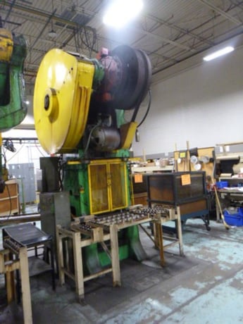 150/110 Ton, Bliss #3-3/4B, toggle press, 15"/22" stroke, 30" x 29" bed, 6" adjudtment, air clutch - Image 2