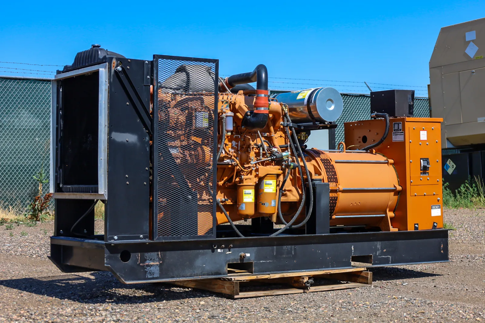 200 KW Generac #SD200, diesel generator, open, 500 hours, 1995, #89361 - Image 1