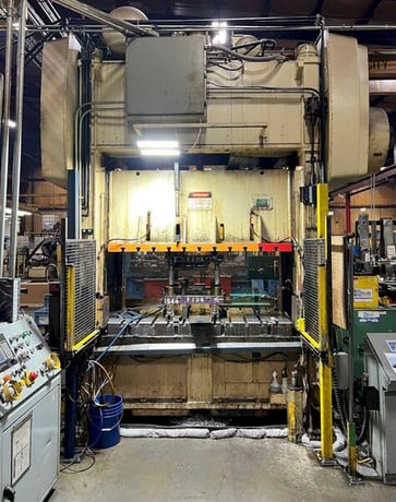 150 Ton, Niagara #SC2-150-72-36, straight side double crank press, 8" stroke, 19.5" Shut Height, air clutch & - Image 5