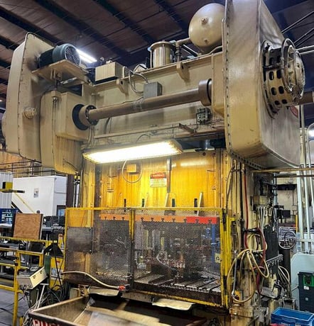 150 Ton, Niagara #SC2-150-72-36, straight side double crank press, 8" stroke, 19.5" Shut Height, air clutch & - Image 9