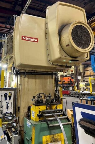 150 Ton, Niagara #SC2-150-72-36, straight side double crank press, 8" stroke, 19.5" Shut Height, air clutch & - Image 10