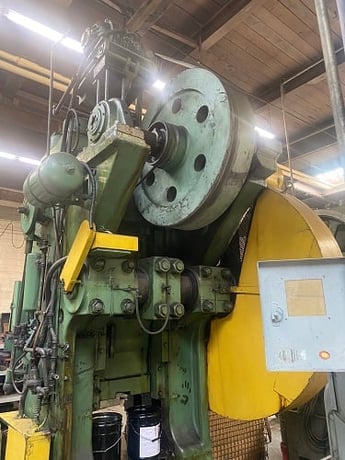 800 Ton, Bliss #26, knuckle joint press, tie rod construction, 2-1/2" stroke, 16" Shut Height - Image 4