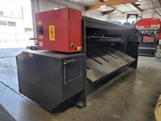 1/4" x 8' Amada #M-2560, mechanical shear, 60 SPM, 40" Back Gauge, 11 holddowns, squaring arms, 1996 - Image 5