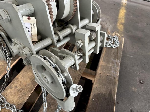 4 Ton, Budgit Under Hung Chain Hoist, hand chain control, 480 lb. hoist, S/N LG-4306 - Image 5