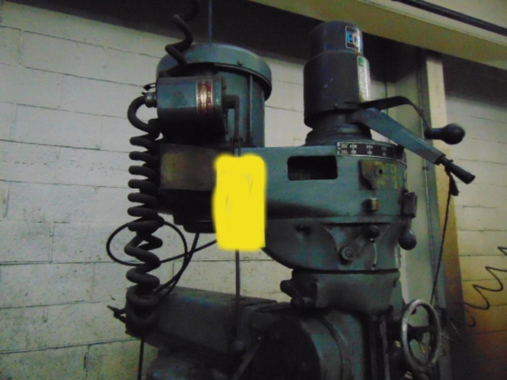 Wells-Index #847, Vertical Turret Milling Machine, 9" X46.5" table, 3 T-slots, 3 HP, S/N 20346 - Image 3