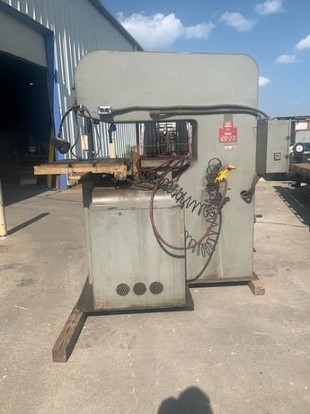 35.5" x 13" DoAll #3613-0, vertical bandsaw, 1" x 175" blade, 50-5200 FPM, blade welder, S/N 278-75628 - Image 2