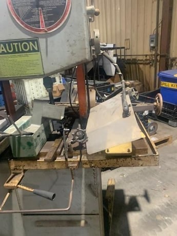 35.5" x 13" DoAll #3613-0, vertical bandsaw, 1" x 175" blade, 50-5200 FPM, blade welder, S/N 278-75628 - Image 5