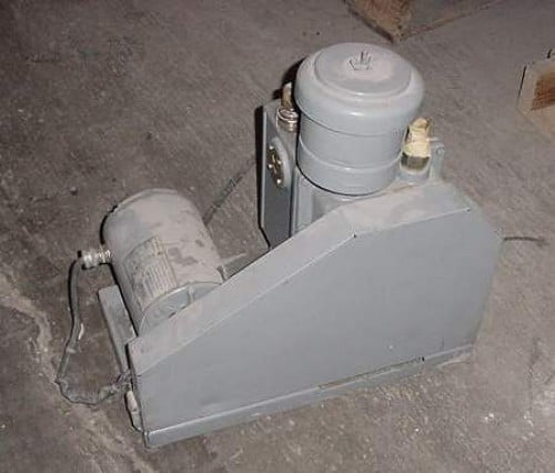 Welch Scientific Co. #1402, Vacuum Pump, 1 HP, 1750 RPM, V-belt, Duo-Seal, Serial #66455 - Image 3