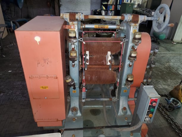 6" x 12" Bolling, 3-roll lab calender, US varidrive motor, cabinet style, automatic lubrication - Image 3