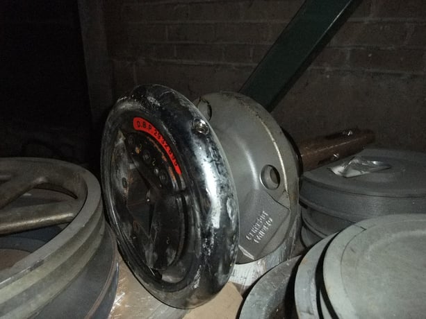 2" Boschert Bosch chuck for wind up let off - Image 1