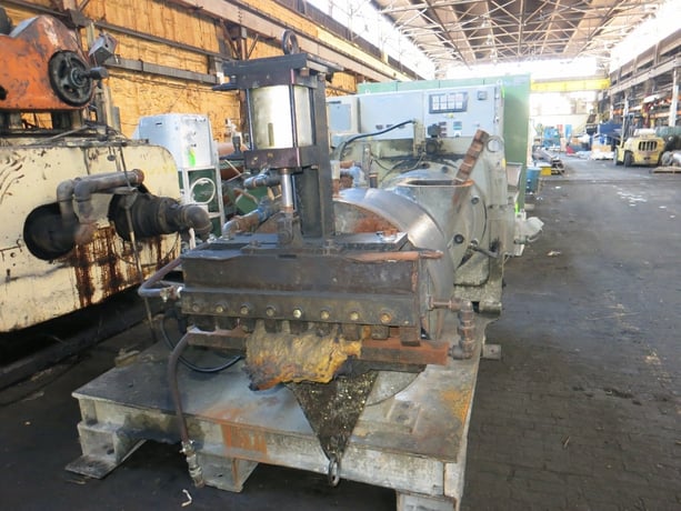 8" NRM, hot feed rubber extruder, right hand feed, 20.5:1 G/B ratio, unitized base, 1974 - Image 1