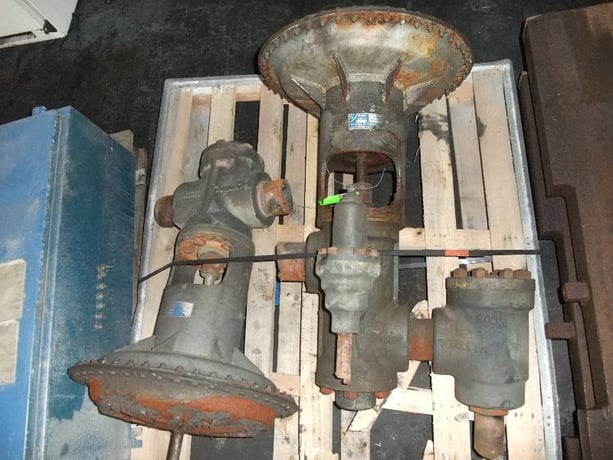 3" Valves for hydraulic compression press (5 available) - Image 2