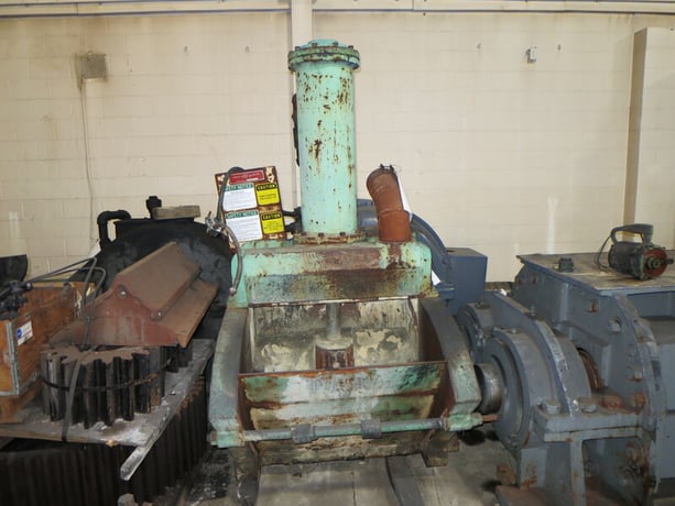 Bolling #10 rubber mixer, 195 liter chamber, 350 lb batch, pneumatic hopper - Image 4