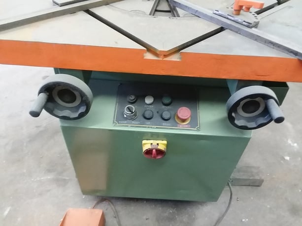 8" x 8" Rousselle #VNS15, hydraulic notcher, 2 protractor gauges, foot pedal Control - Image 5