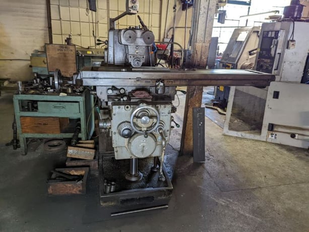 Kearney & Trecker #410S-15, plain horizontal mill, 15" x76" table, 1968 - Image 5