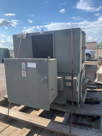1250 HP 1800 RPM Toshiba, Fr. 5812US, weather prot. enclos. type 2, B/B, 1.15 serv. factor, new surp, 4160V. - Image 1