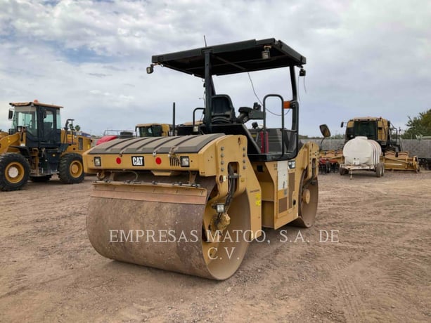 Caterpillar CB54B, Twin Drum Roller, 2200 hours, S/N: S4P00100, 2014 - Image 1