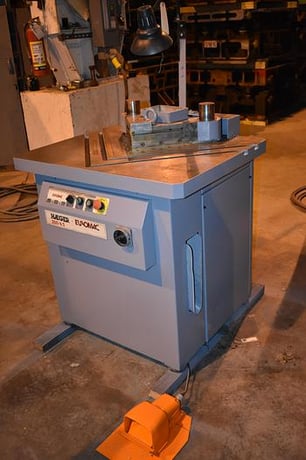 1/4" x 10" x 10" Euromac / Haeger #250/6S, hydraulic corner notcher - Image 3