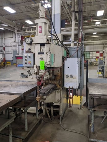 350 KVA Federal / Wean United / T. J. Snow #PA-2-24/32, 3 phase projection spot welder - Image 1
