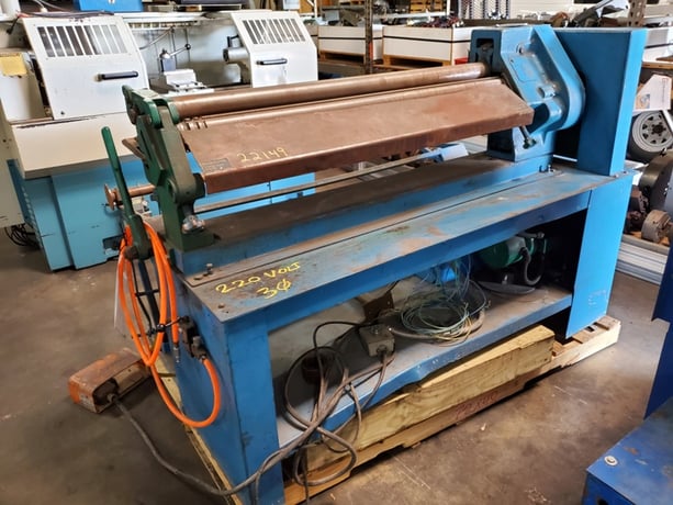 16 gauge x 4' Tennsmith #SRP4816, powered slip roll, 3" dia rolls, 3 rolls, forward/reverse.gear driven - Image 1