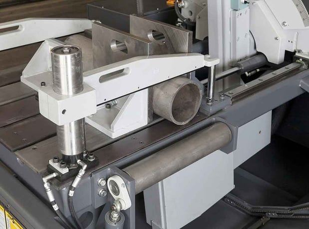 31" x 18" Hyd-Mech #V-18, vertical band saw, 1-1/4" x 16'11" band, 7.5 HP, coolant system - Image 2