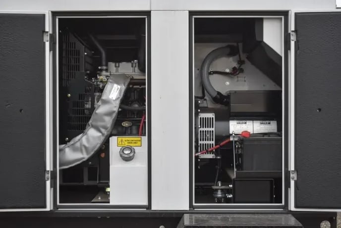 20 KW SWP #GS25, diesel, sound attenuated enclosure, on trailer, 240/208/480 Volts, 68 hours, 2018, on rent - Image 4