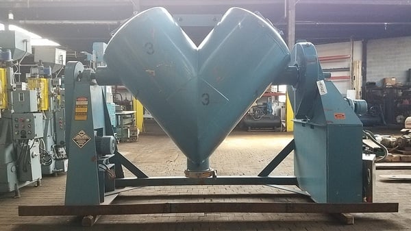 30 cu.ft. Patterson Twin Shell Vee Blender, Stainless Steel interior, high speed intensifier bar, 3 HP shell - Image 1