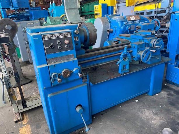 18" x 40" Sheldon #R-17-6, engine lathe, 6" swing over cross slide, 3-jaw 12" chuck, 5 HP, 1972, #12006 - Image 3
