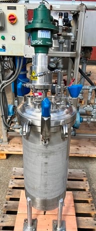 7 gallon Holloway American, 316L Stainless Steel tank, 30 psi, 12" dia x 26" straight side, 1" center bottom - Image 2