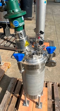 7 gallon Holloway American, 316L Stainless Steel tank, 30 psi, 12" dia x 26" straight side, 1" center bottom - Image 3