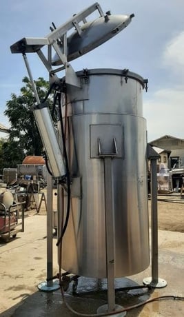 700 gallon Lee #700U, Stainless Steel tank, jacketed, 100 psi, 48" dia x 92" straight side, 1992 - Image 2