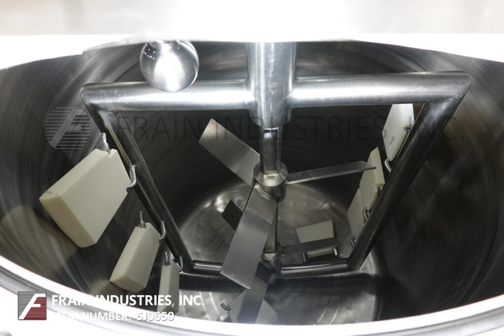 DCI #140GAL, 316 Stainless Steel jacketed & insulated process tank, 32" dia. x 40" straight wall - Image 2