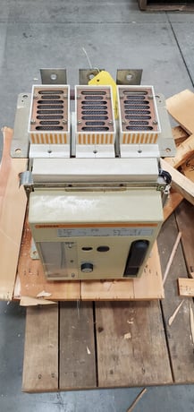 630 Amps, Siemens, 3WN1031-0DB00-0AA1, bolt in, 3 pole - Image 1