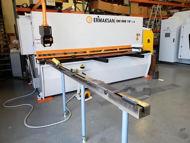 1/4" x 10' Ermak #HGD 3100-6, hydraulic swing beam shear, 14 holddowns, 39.37" Back Gauge, 16 SPM, 39" - Image 2