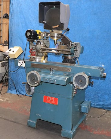 Hybco #1900/2100-SB, 10" optical comparator, 6" x 36" table, form grinder, motorized workhead, 1988 - Image 2