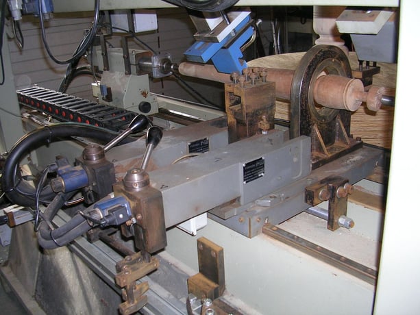 Torreda Tormadex #PA-1200-E, Hydraulic Copy Lathe, 47" between centers, 9-7/8" diameter w/o traveling steady - Image 7